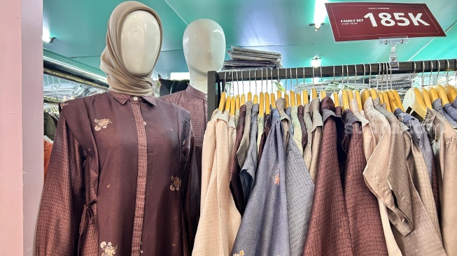 Modest fashion di Bazar Glam Local Fashion Parade di Grand Atrium, Kota Kasablanka, Jakarta. [Suara.com/Dini Afrianti]