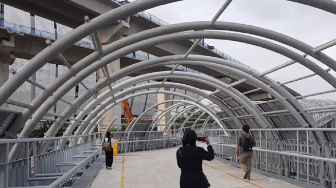 JPO 'Melayang' JIS-Ancol Bakal Jadi Ikon Baru Jakarta, Kapan Bisa Digunakan?