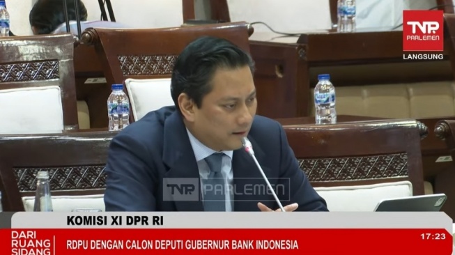 Jaga Independensi BI, Thomas Djiwandono Tunjukkan Surat Mundur Dari Gerindra