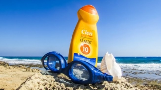 4 Sunscreen Chamomile Cegah Kemerahan Akibat Sinar UV pada Kulit Berminyak