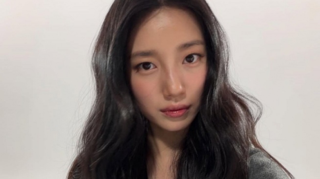 4 Ide Daily Outfit ala Bae Suzy yang Simpel tapi Tetap Kece Buat Nongkrong!