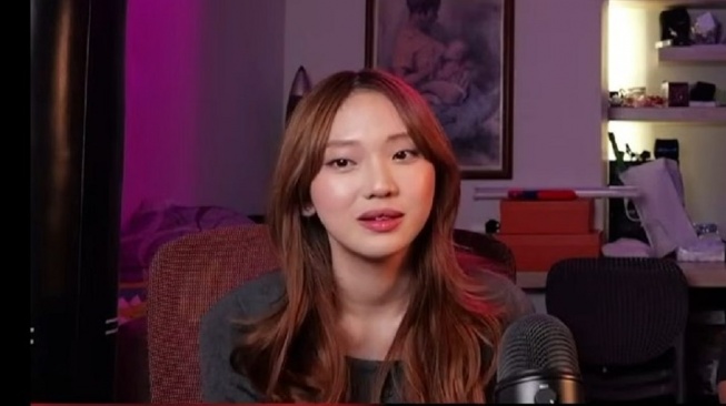 Alasan Jule Lepas Jilbab, Bukan Karena Masalah Rumah Tangga