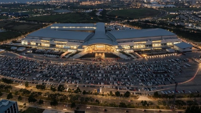 Momen Langka: Tiga Pemimpin Sakya Dunia Pimpin Doa Bersama untuk Perdamaian Indonesia