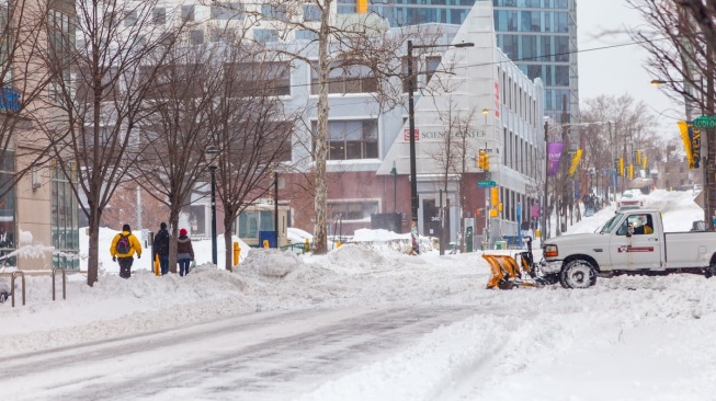 Produksi AS Terpangkas Badai, Harga Minyak Dunia Justru Terkoreksi