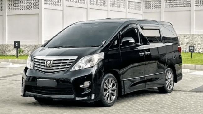Toyota Alphard 2011 (OLX)