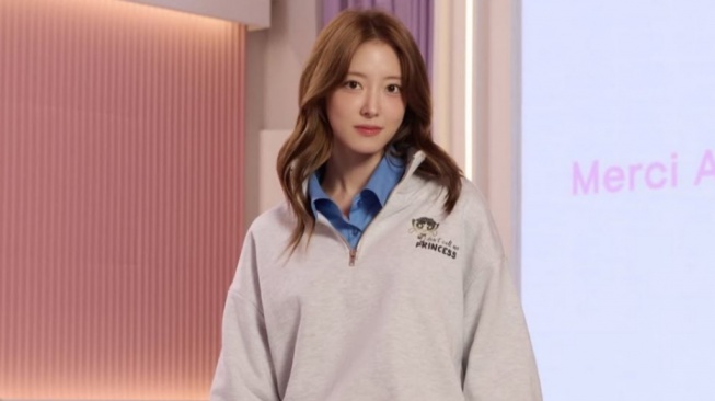 4 Ide Daily OOTD ala Lee Se Young, dari Gaya Classy ke Smart Casual!