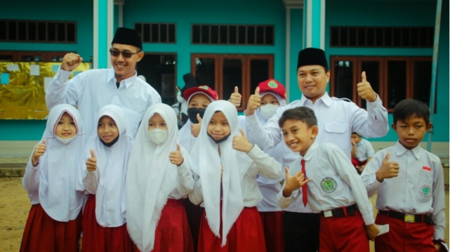 Ilustrasi Lirik lagu Rukun Sama Teman. (Unsplash/Syahrul Alamsyah Wahid)