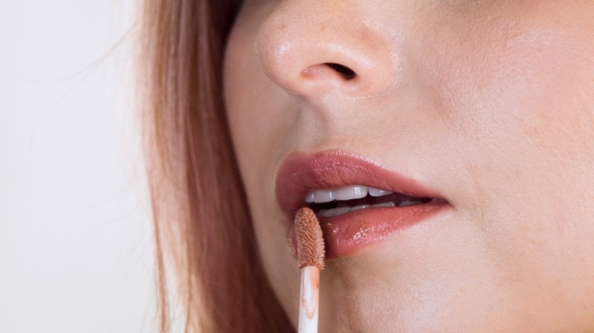 Bibir Kering Sebaiknya Pakai Lip Cream Apa? Ini 5 Rekomendasinya untuk Usia 45 Tahun