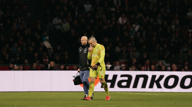 Ajax Tendang Kiper Tua! Jalan Maarten Paes Jadi Kiper Nomor Satu Terbuka Lebar