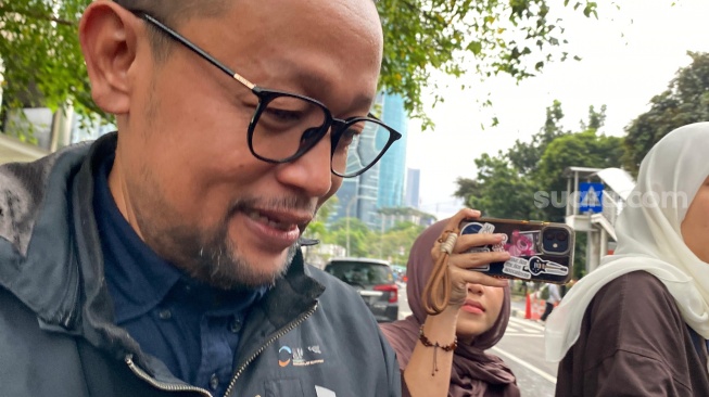 Diperiksa 8 Jam, Eks Stafsus Menag Gus Alex Langsung 'Ngacir' Naik Motor dari Gedung KPK