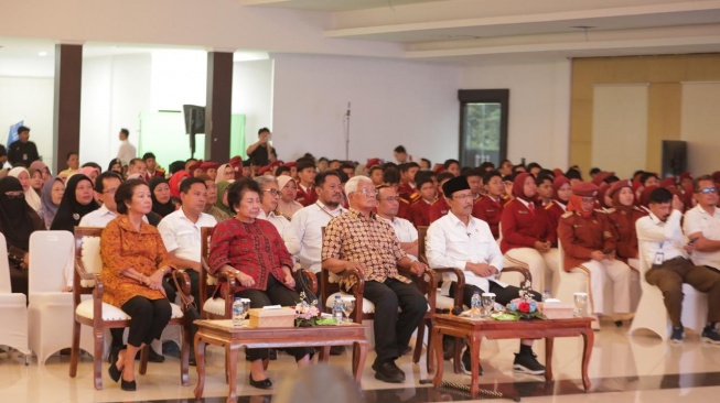 Dua Kakak Presiden Prabowo Kunjungi Sekolah Rakyat