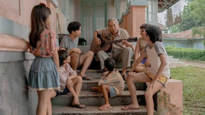 Lebih dari Kisah Persahabatan, Surat Untuk Masa Mudaku Ajak Penonton Sembuhkan Trauma Masa Kecil