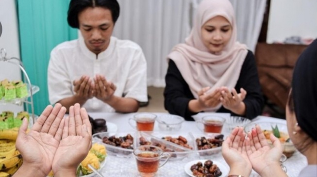 Niat Puasa Ganti Ramadan di Hari Kamis Lengkap dengan Keutamaannya