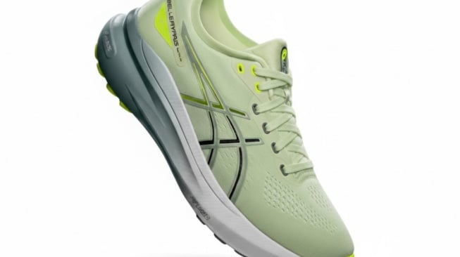 4 Rekomendasi Sepatu Wajib Punya Buat yang Sering Berdiri Seharian, Anti Pegal Bebas Nyeri