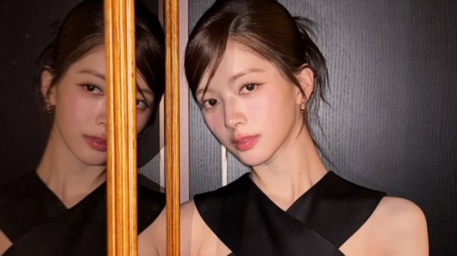 Malas Mix and Match OOTD? Intip 4 Gaya One Tone Outfit ala Roh Jeong Eui Ini