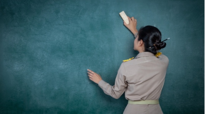 Nasihat Berujung Polisi: Kronologi Kasus Bu Budi dan Masa Depan Guru