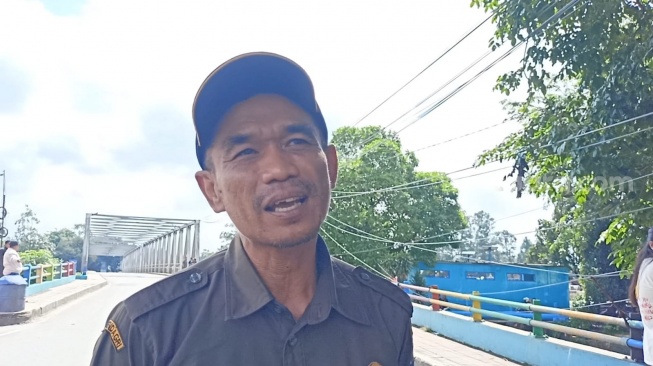 Ito Sucipto, Kasi Tramtib Kecamatan Mekarsari, Tangerang ditemui pada Jumat, 30 Januari 2026. [Suara.com/Rena Pangesti]