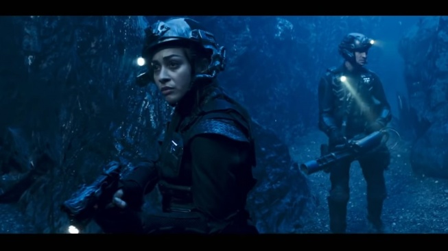 Film Skylines yang dibintangi Lindsey Morgan, Frank Grillo, dan Yayan Ruhian akan tayang pada Jumat (30/1/2026) malam ini pukul 21.00 WIB di Trans TV. [YouTube]