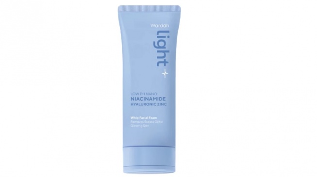 WARDAH Lightening Low pH Nano Niacinamide Gentle Facial Wash
