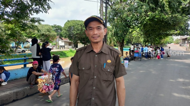 Ito Sucipto, Kasi Tramtib Kecamatan Mekarsari, Tangerang ditemui pada Jumat, 30 Januari 2026. [Suara.com/Rena Pangesti]