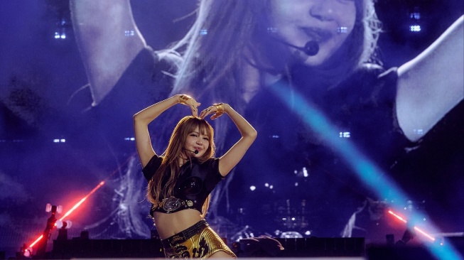 KUIS: Seberapa Nge-fans Kamu dengan Lisa BLACKPINK?