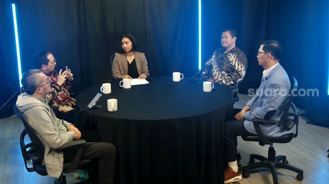 Roundtable Discussion bertajuk SUARA PUBLIK: Biometrik SIM Card &ndash; Dari Perlindungan Publik, Kekhawatiran Keamanan Data, dan Hak Warga di Jakarta, Kamis (29/1/2026). [Suara.com/Dythia]