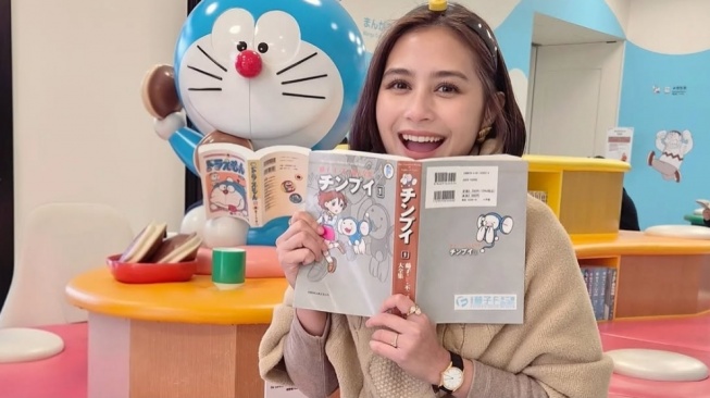 Aksi Open to Work Prilly Latuconsina Diduga Gimik Brand, Dikritik Tak Sensitif Realita Sosial