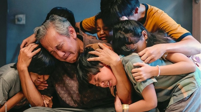 Film Surat untuk Masa Mudaku: Berdamai dengan Luka Masa Kecil