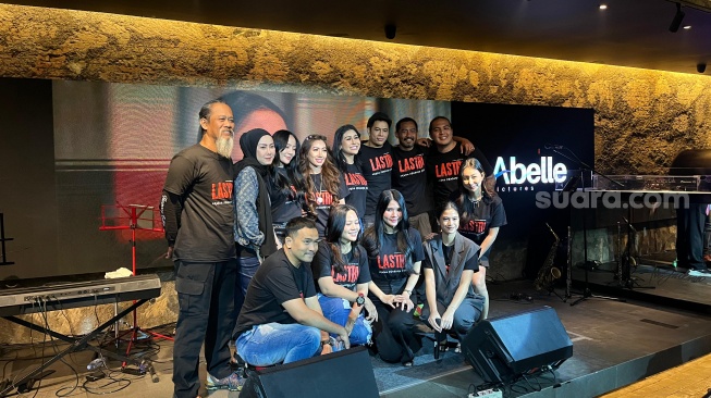 Dewi Gita Isi Soundtrack Film Lastri: Arwah Kembang Desa Lewat Lagu Jalir Janji