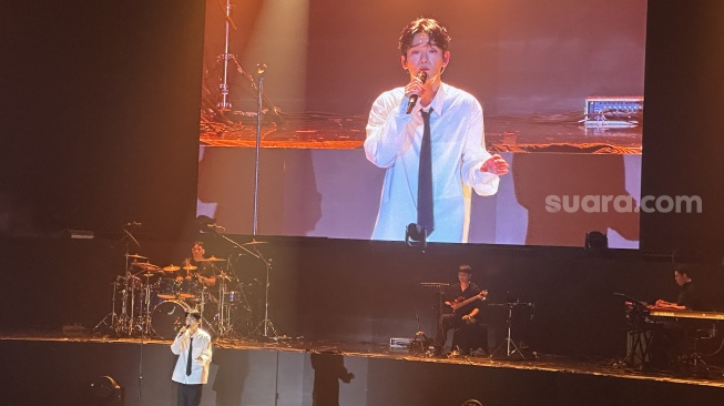 Sukses Digelar! Chen EXO Persembahkan Konser Penuh Emosi di Jakarta