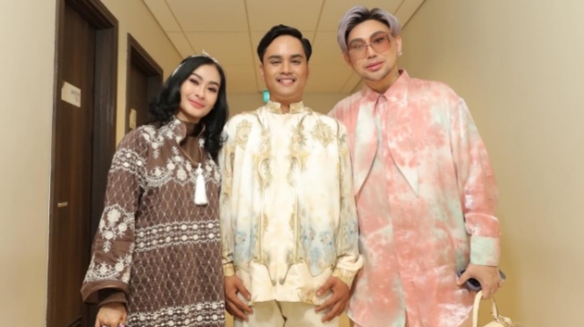 Ressa Anak Denada Debut Jadi Model di Fashion Show Shella Shaukia, Banjir Dukungan Artis