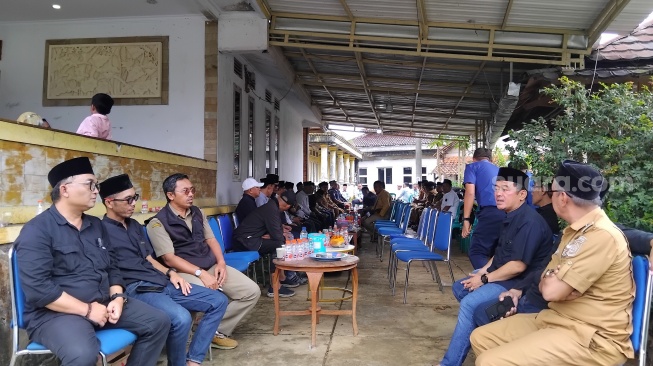 Pejabat hingga Warga Padati Rumah Duka Almarhum Al Ridwan, Beri Dukungan untuk Jaro Ade