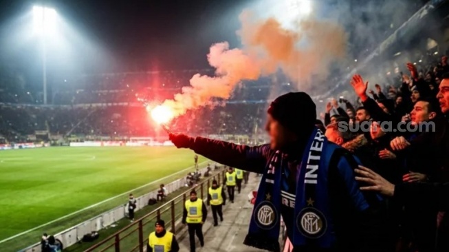 3 Fakta Pelaku Pelemparan Flare ke Emil Audero, Tidak Kehilangan Tiga Jari