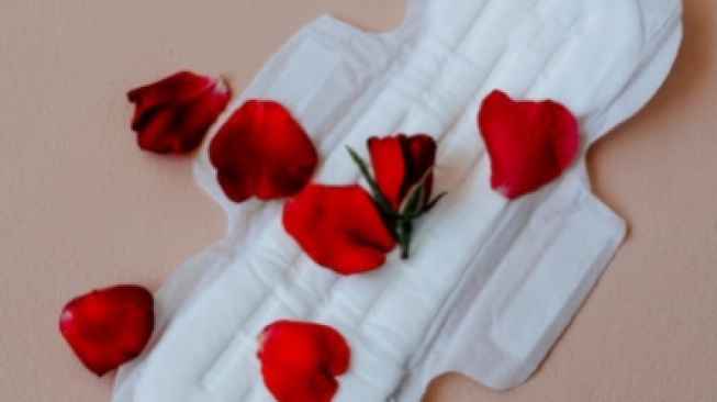 Menstruasi Bukan Aib, Tapi Mengapa Kita Diajari Menyembunyikannya?