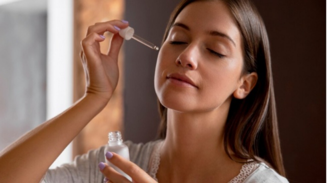 5 Kombinasi Serum dan Moisturizer yang "Haram" Dipakai Bersamaan, Apa Saja?