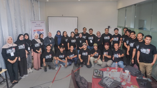 Bukan Musuh, Pemred Suara.com Ajak Jurnalis Sulsel Taklukkan Algoritma Lewat Workshop AI