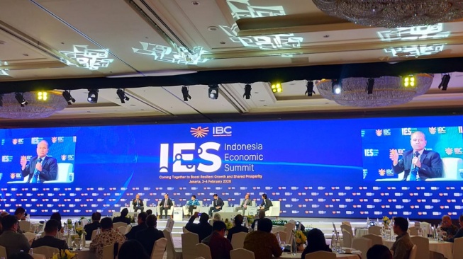 Chief Technology Officer Danantara Indonesia, Sigit Puji Santoso menyampaikan pentingnya ekosistem manufaktur yang kompetitif dan siap menghadapi pasar global (Suara.com/CNR ukirsari)