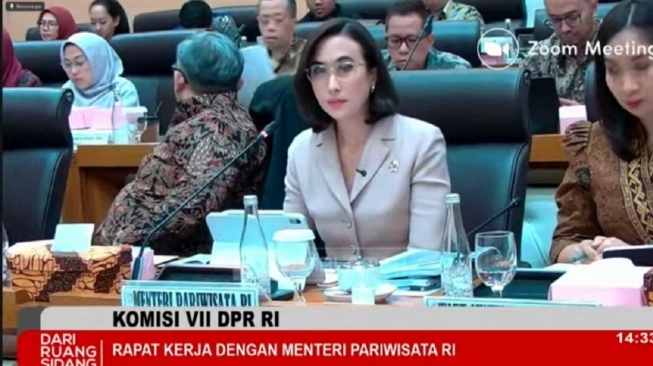 Jawab Kritik DPR, Menpar Widiyanti Jelaskan Soal Ratusan Penghargaan Pariwisata