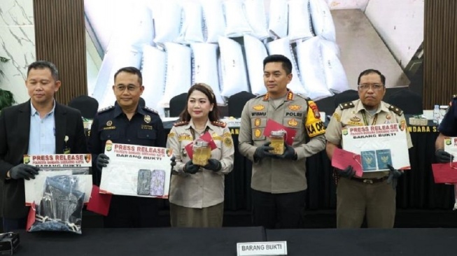 Diselundupkan Lewat Koper, 85.750 Benih Lobster Ilegal Digagalkan di Bandara Soetta