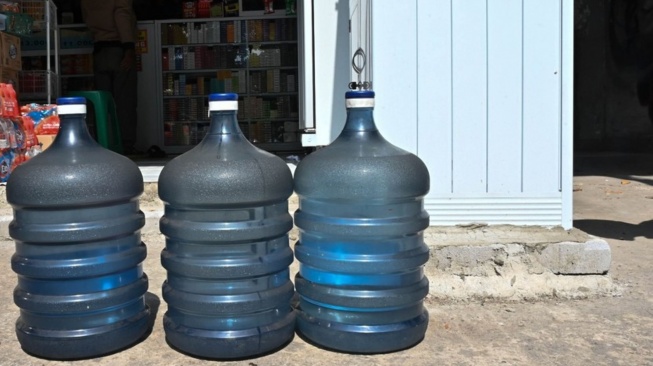 Galon Air Minum Tampak Buram dan Kusam? Waspadai Risiko BPA Semakin Tinggi