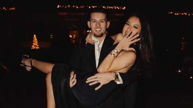 Sibuk Persiapan, Pernikahan Jennifer Coppen dan Justin Hubner Makin Dekat?