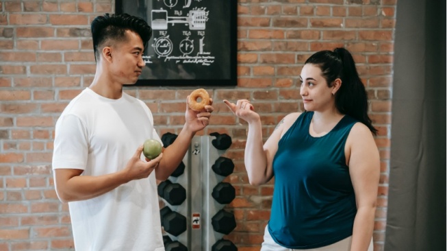 Jangan Biarkan Perut Kosong! Pilihan Camilan Praktis Penambah Energi Saat Workout