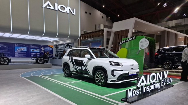 AION V jadi salah satu mobil listrik andalan GAC Indonesia di IIMS 2026. (Foto: SUARA.COM/Manuel Jeghesta)