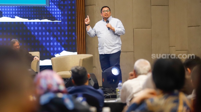 Feri Amsari Curiga Banyak Kasus Korupsi Dimunculkan oleh Kekuasaan