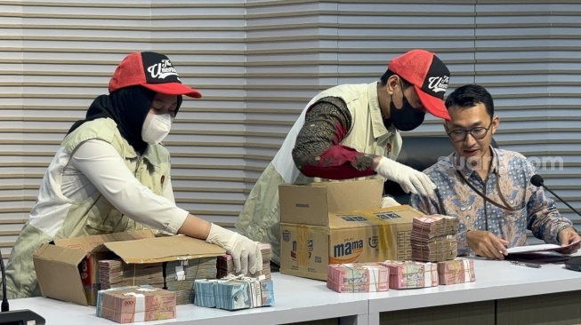 Penampakan Uang Rp1,5 M Terbungkus Kardus yang Disita KPK dari OTT KPP Madya Banjarmasin