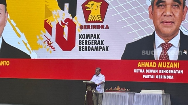 Muzani Pimpin Yel-yel di Senayan: Gerindra Menang, Prabowo Presiden, Presiden Dua Periode!