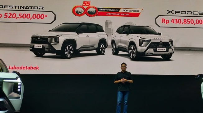 Irwan Kuncoro, Director of Sales & Marketing PT MMKSI  menyatakan harga spesial untuk model Mitsubishi Destinator dan Mitsubishi Xforce 55th Anniversary Edition (Suara.com/CNR ukirsari)