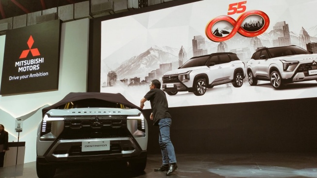 Mitsubishi Motors Suguhkan Destinator dan Xforce 55th Anniversary Edition di IIMS 2026