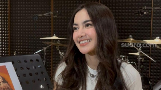 Mahalini mengaku harus mempersiapkan mental dan teknis yang lumayan berat jelang konser "KOMA Live in Concert" yang akan digelar di Istora Senayan, Jakarta pada 14 Februari 2026. [Tiara Rosana/Suara.com]