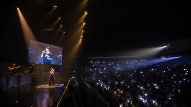 Idol K-Pop, Chen EXO sukses menggelar konser perdananya di Balai Sarbini, Jakarta pada 31 Januari 2026 [credit: Three Angles Production]
